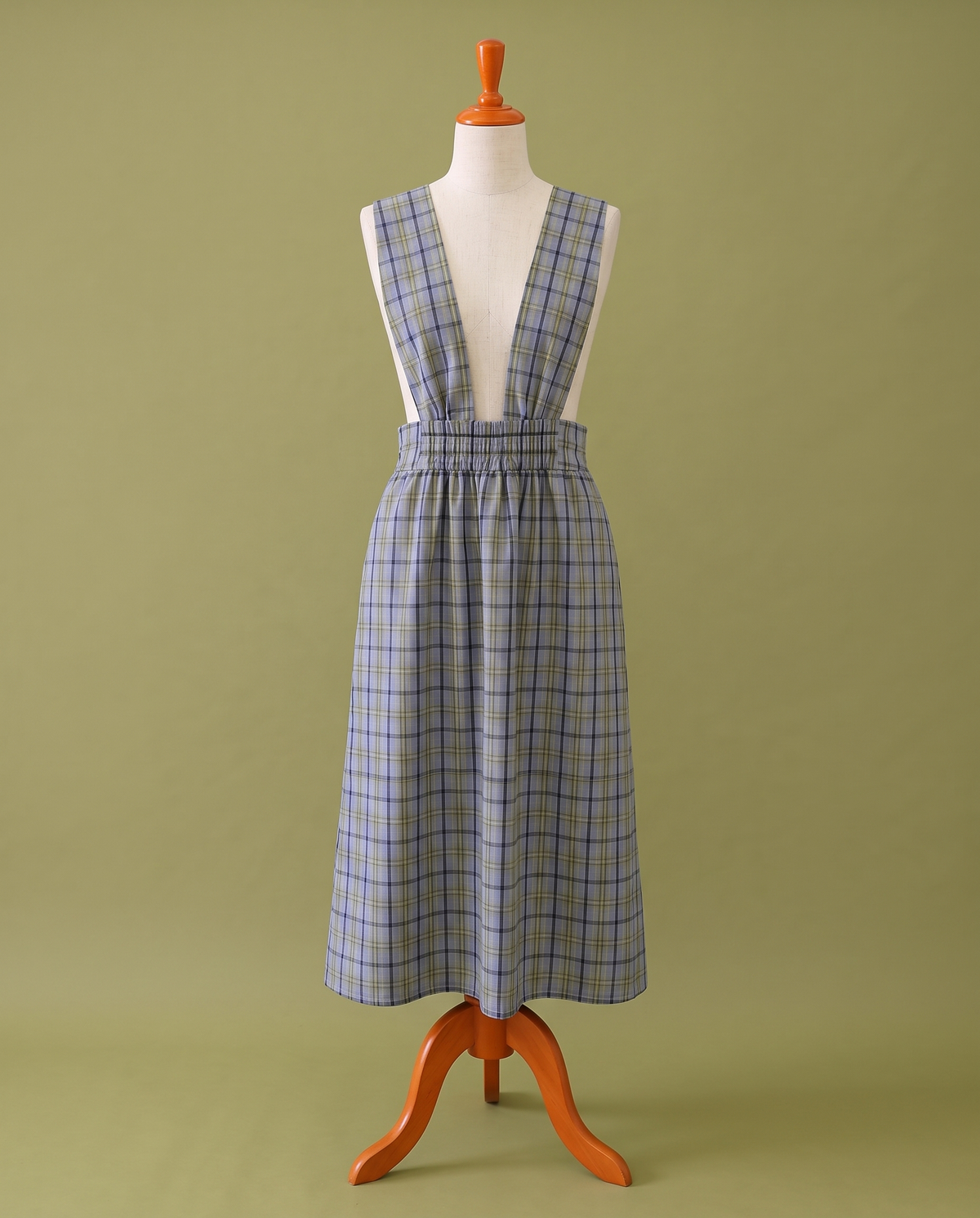 Plaid pinafore dress with waist band, front